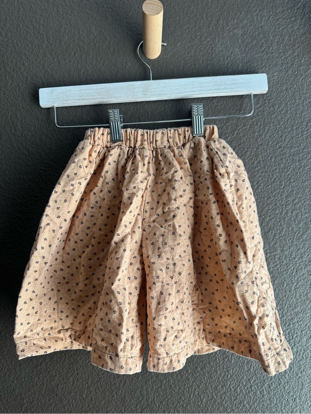 Girls Peach Floral Cotton gaucho wide leg pants with Elastic Waist